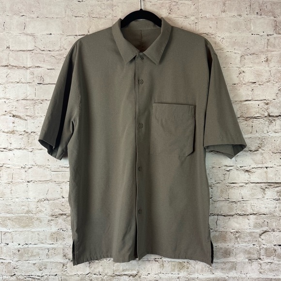 lululemon athletica Other - Lululemon Men's Airing Easy Short Sleeve Camp Button Down Shirt Green  L/XL